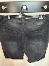 Load image into Gallery viewer, Drawstring shorts, black
