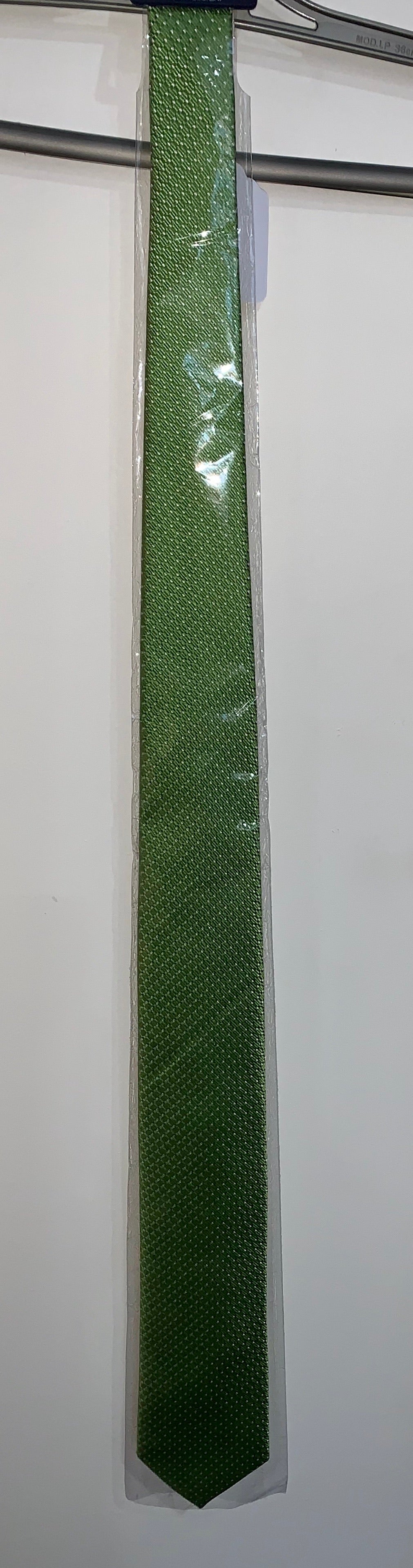 TIE, GREEN WITH LIGHT GREY DOTS, 100% SILK