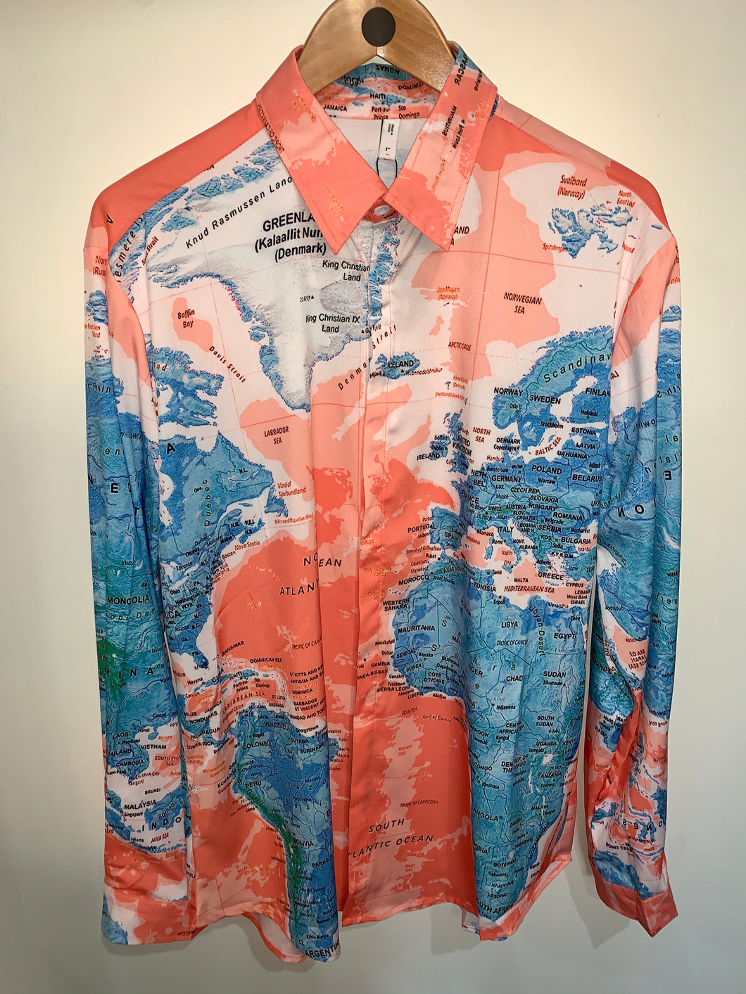 WORLD MAP SHIRT LIGHT CORAL COLOUR